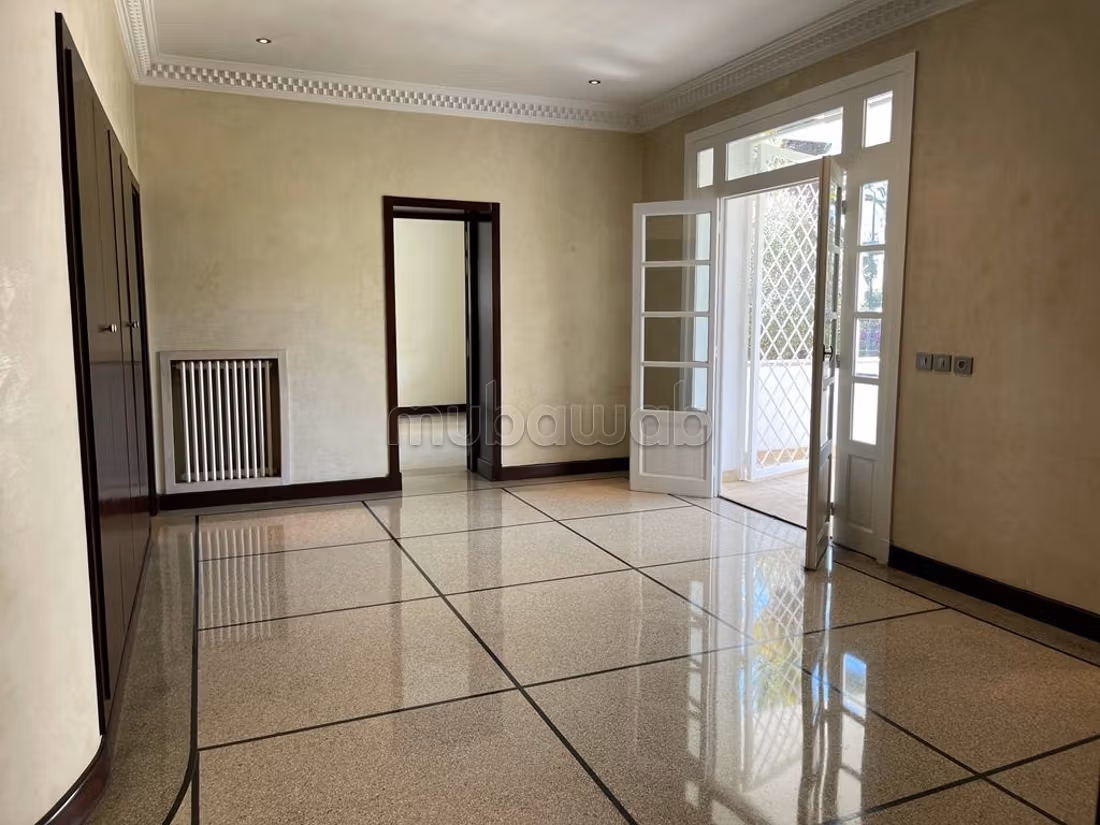 فيلا 950 م² للإيجار في الدار البيضاء — Photo 11