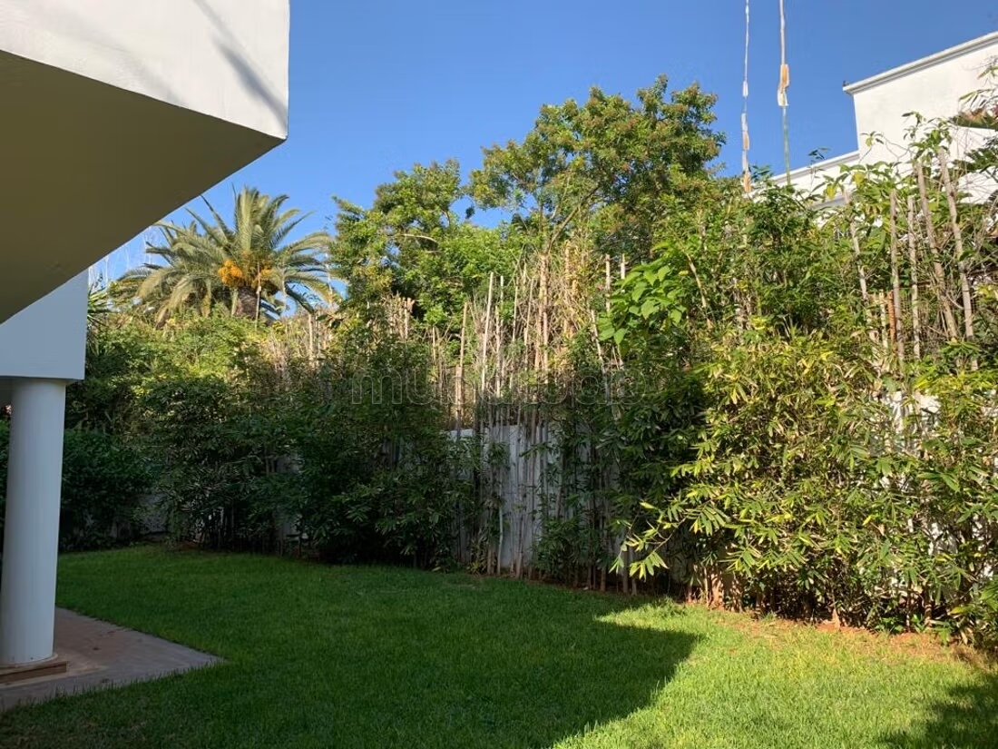 فيلا 950 م² للإيجار في الدار البيضاء — Photo 6