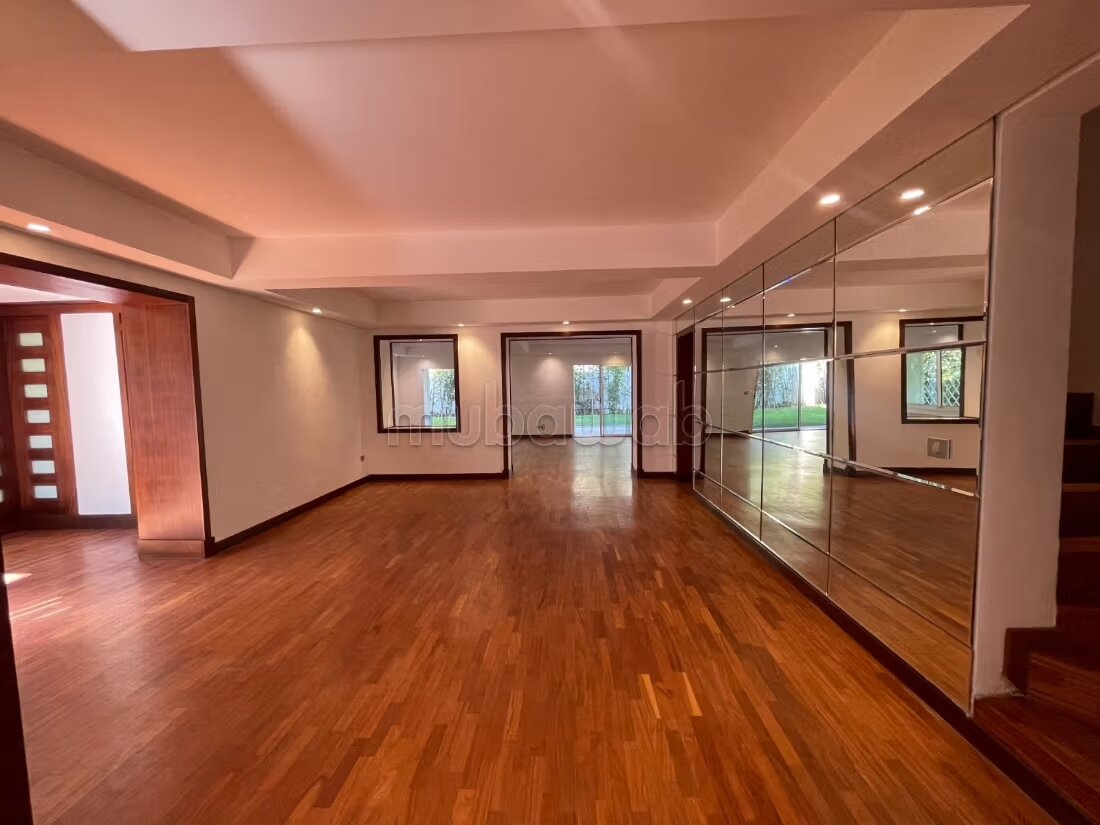 فيلا 950 م² للإيجار في الدار البيضاء — Photo 8