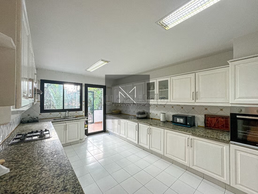 Appartement 420 m² à louer à Casablanca - Rez de jardin — Photo 8