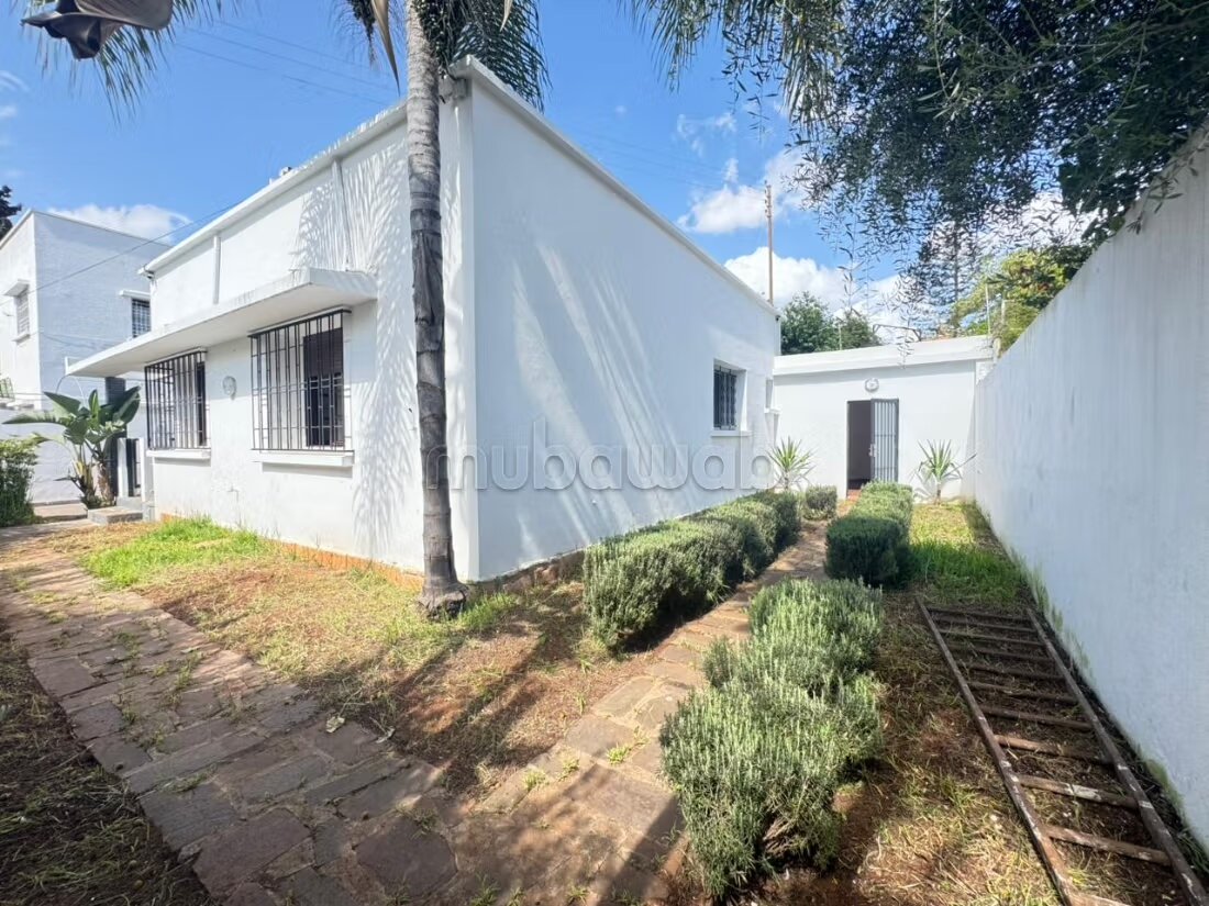 Villa 400 m² à louer à الدار البيضاء — Photo 29
