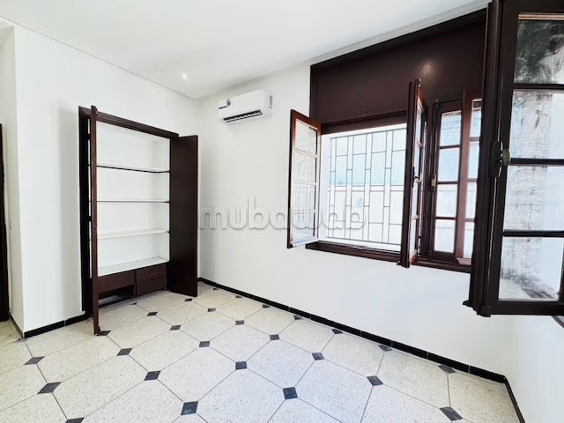 Villa 400 m² à louer à الدار البيضاء — Photo 12
