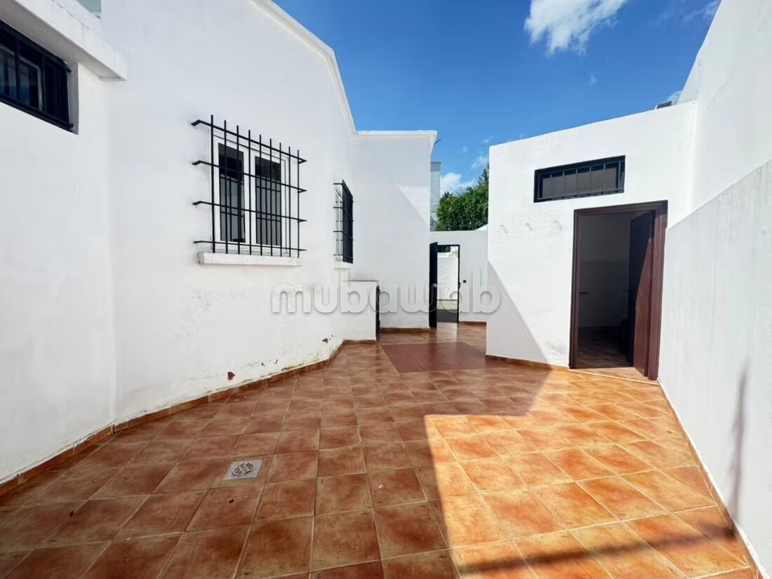 Villa 400 m² à louer à الدار البيضاء — Photo 22