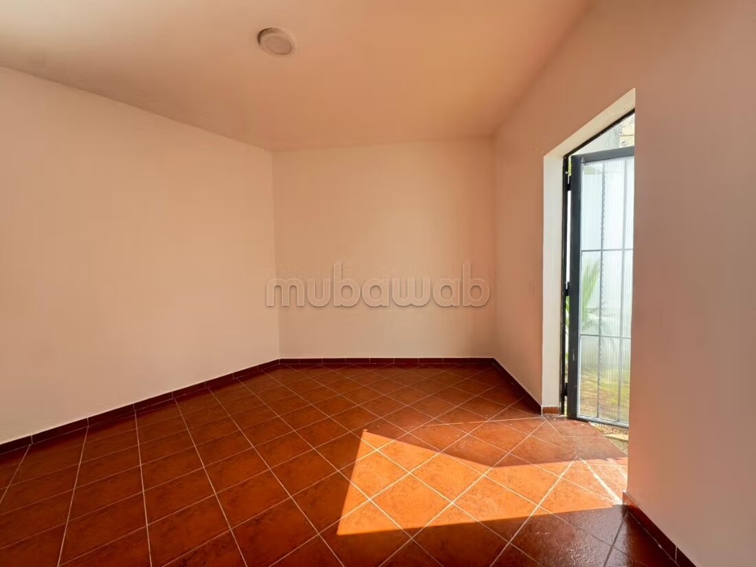 Villa 400 m² à louer à الدار البيضاء — Photo 26