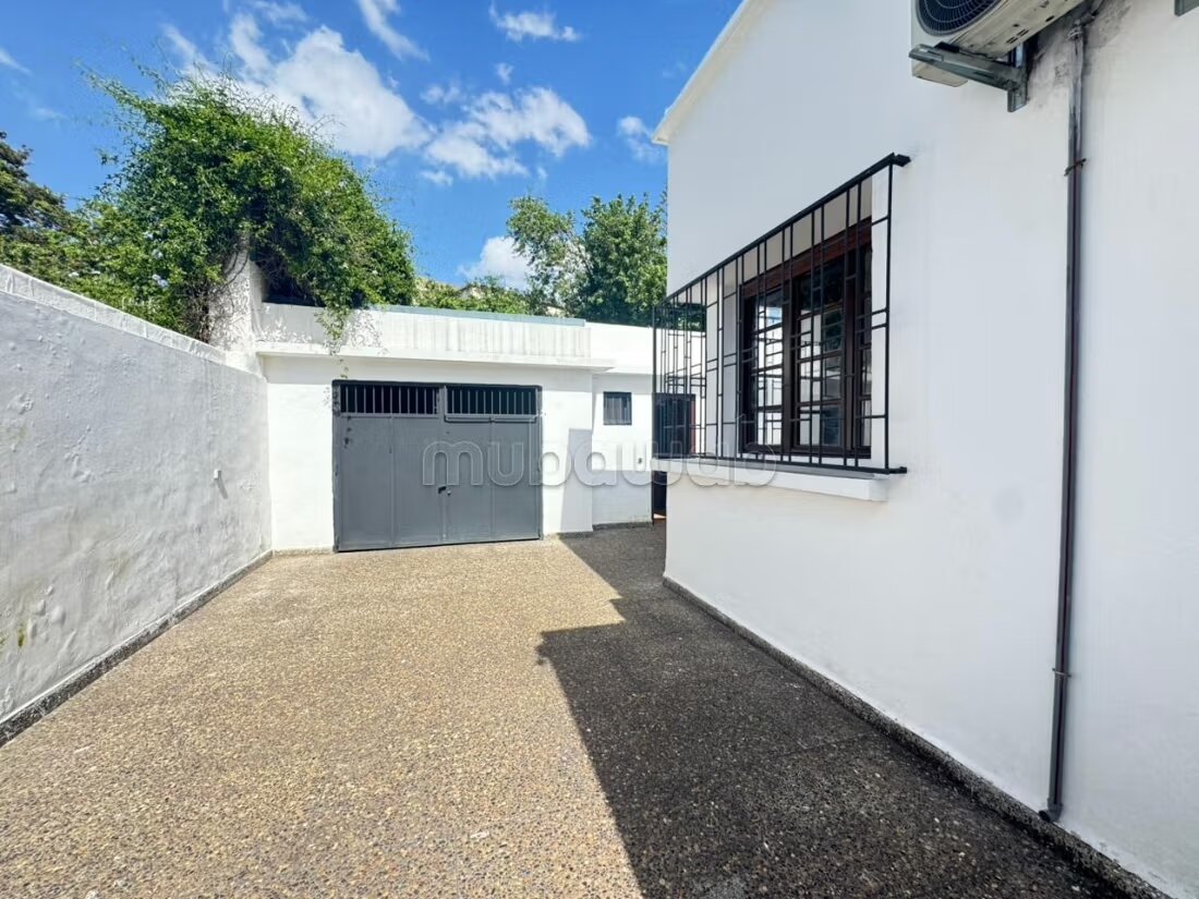 Villa 400 m² à louer à الدار البيضاء — Photo 40