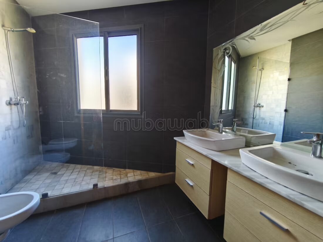 فيلا 4 غرف للإيجار في الدار البيضاء — Photo 15