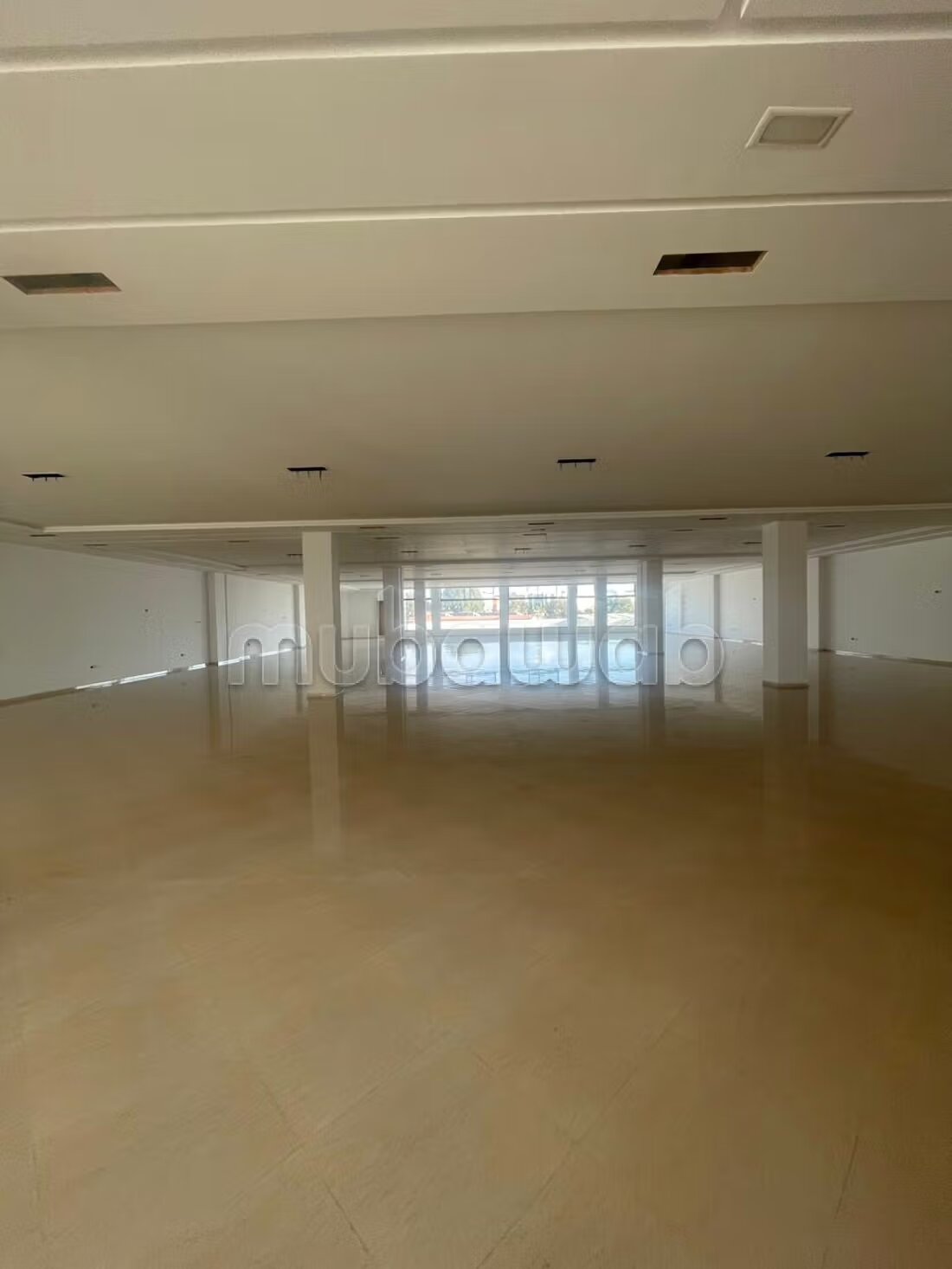 Commercial building 4510 m² for rent in Rabat — Photo 3