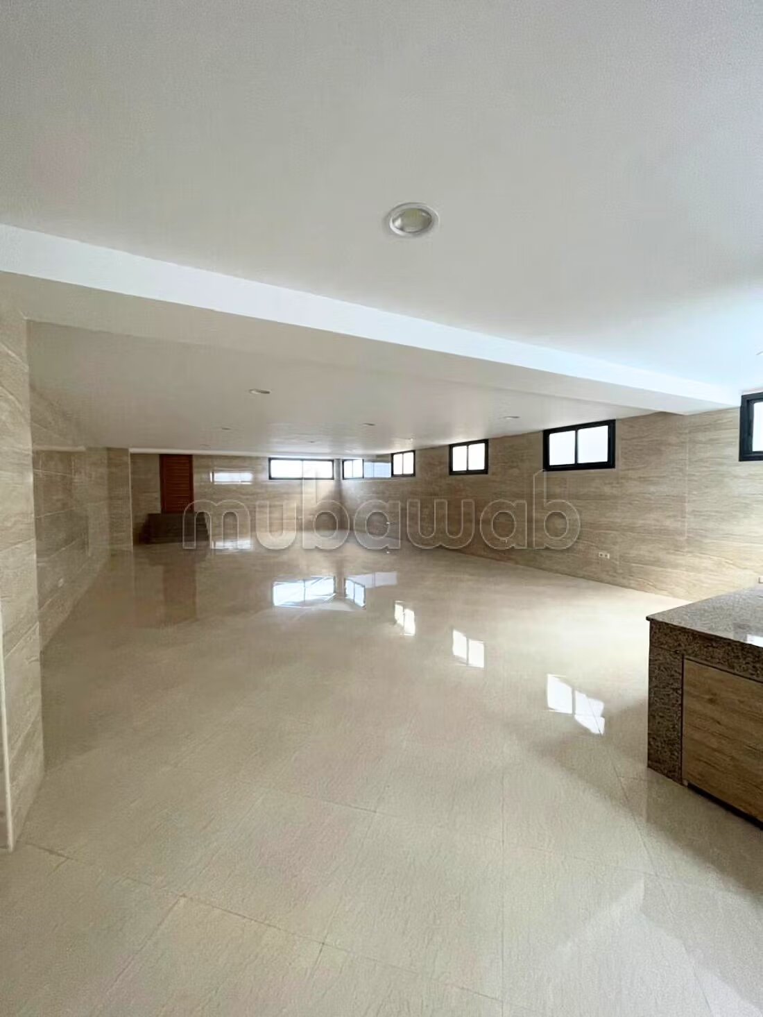 Commercial building 4510 m² for rent in Rabat — Photo 4