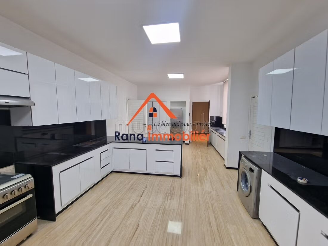 Villa for Rent 2000 m² in Rabat (Souissi) — Photo 19
