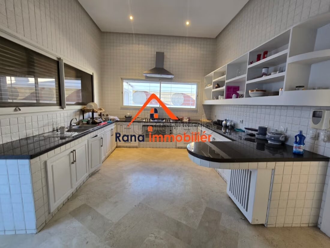 Furnished Villa 2000 m² for rent in Rabat Souissi — Photo 23
