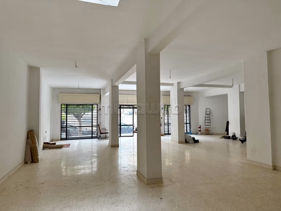 Local commercial 850 m² à louer à Tanger — Photo 2