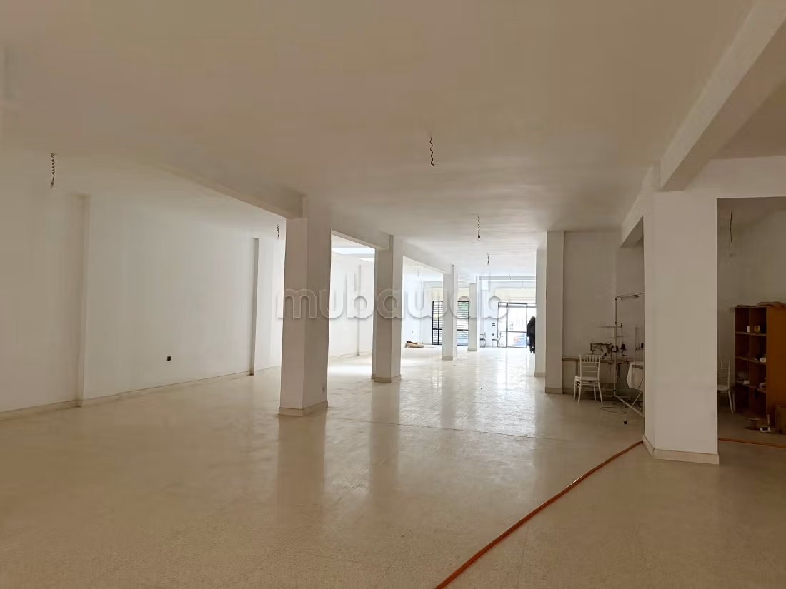 Local commercial 850 m² à louer à Tanger — Photo 4