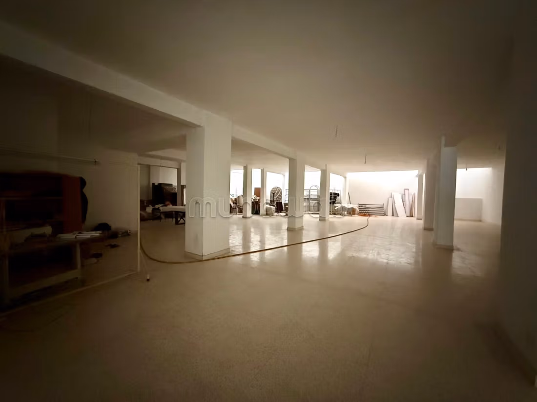 Local commercial 850 m² à louer à Tanger — Photo 6