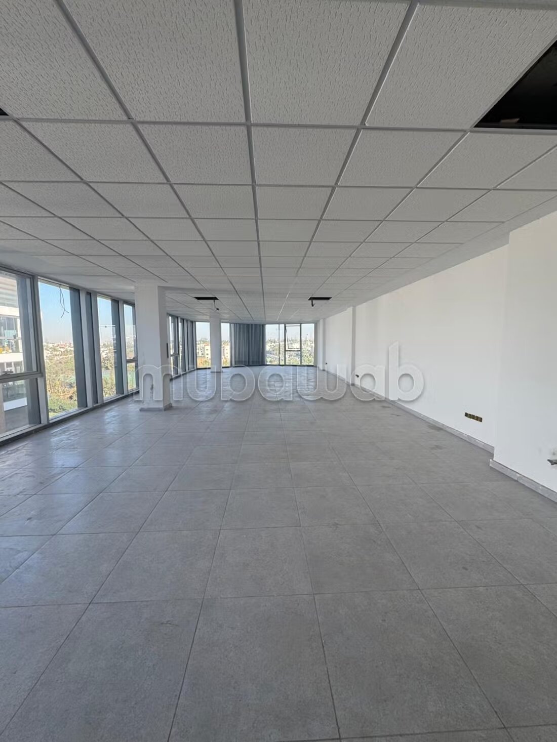 Bureau 106 m² à vendre à Casablanca (Oasis)