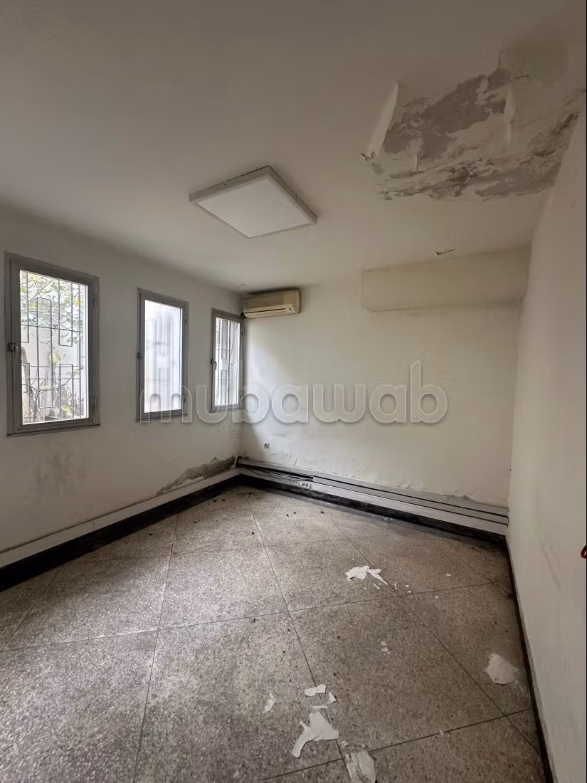 فيلا احترافية 700 م² للايجار في الدار البيضاء — Photo 24