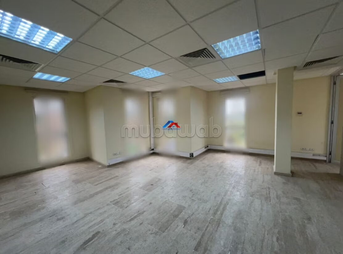 2000 m² Office for Rent in Rabat — Photo 7