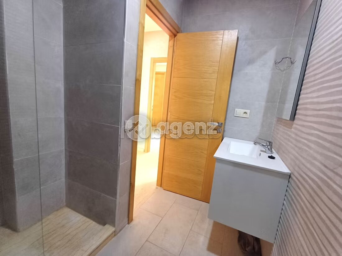 Duplex à vendre 256 m², 6 chambres Oulfa Casablanca — Photo 15