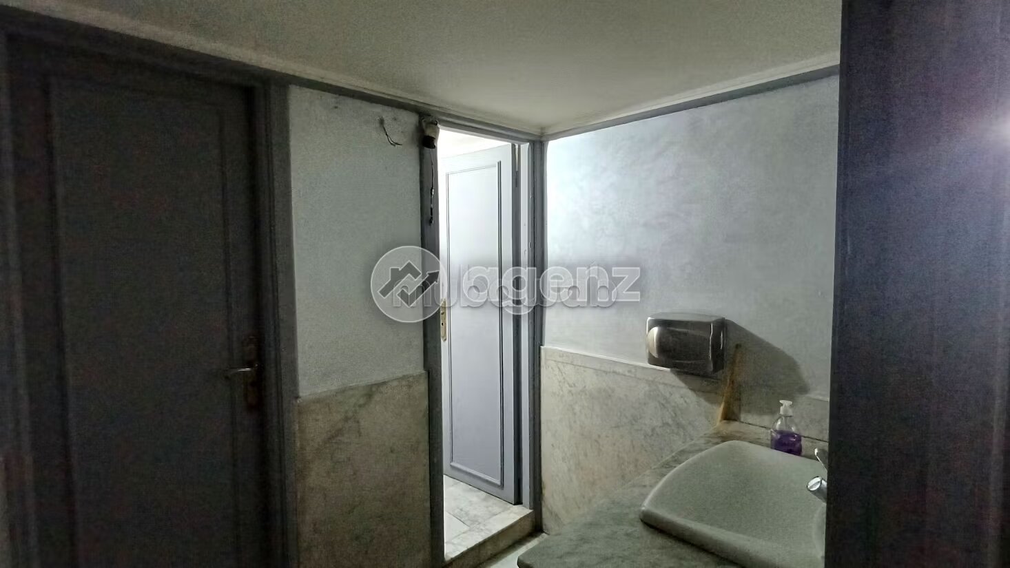 Office 149 m² for sale in Marrakech — Photo 32