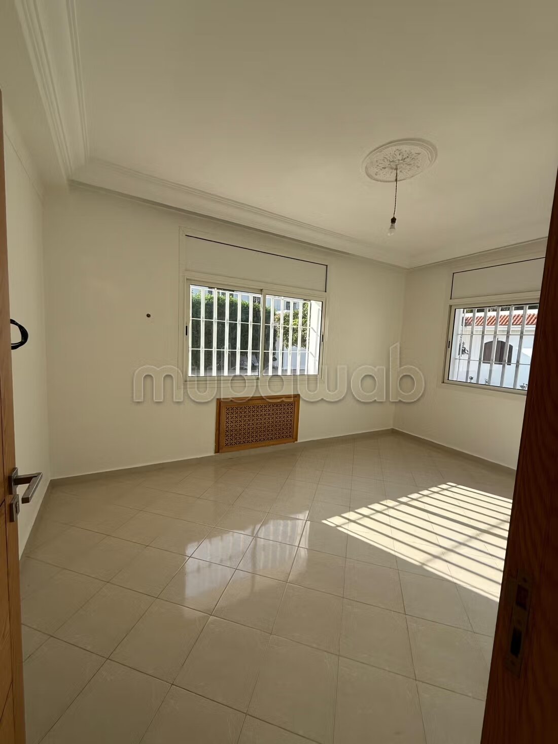 Villa 2000 m² à louer à Rabat – Souissi — Photo 21