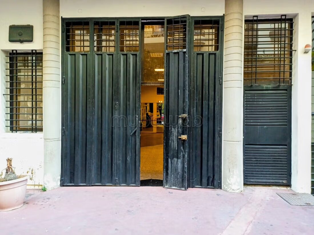Local 105 m² à louer à Casablanca — Photo 3