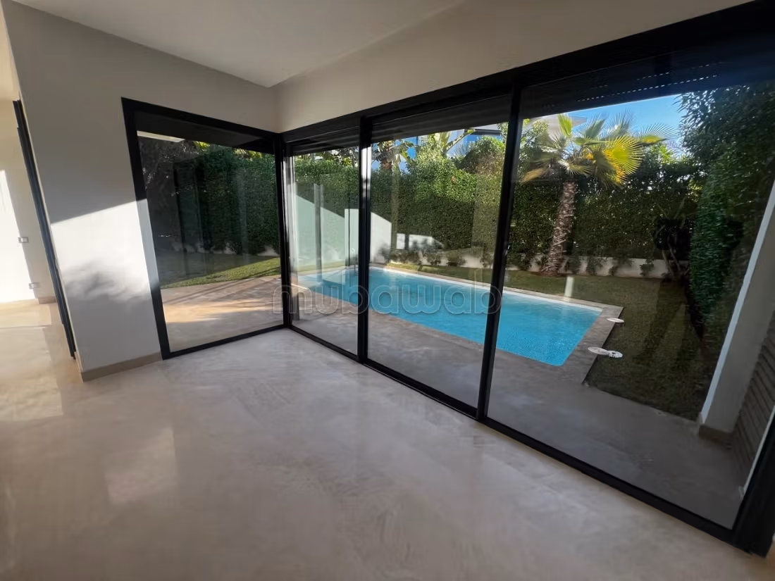 Villa for rent 300 m² in Ain Diab, Casablanca — Photo 2