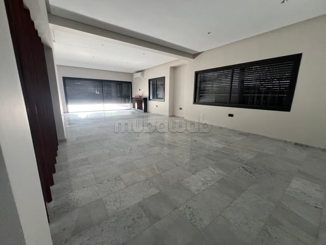 فيلا 1500 م² للإيجار في الرباط – Souissi — Photo 4