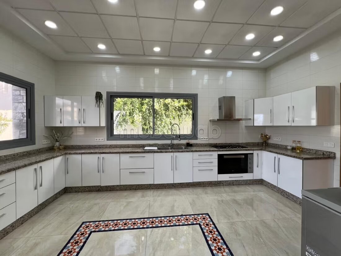 Villa 1000 m² à louer à Rabat – Souissi — Photo 22