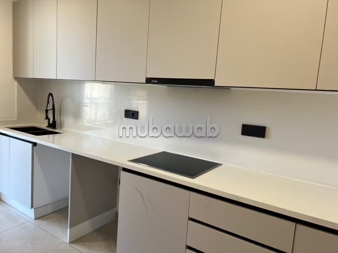 Appartement 160 m² à louer à Souissi, Rabat — Photo 21
