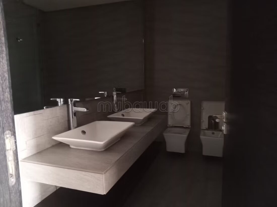 221 m² Apartment for Rent in الدار البيضاء — Photo 26