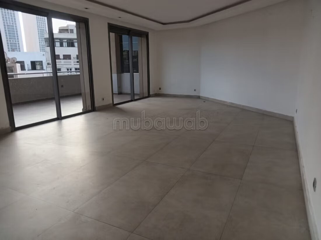 221 m² Apartment for Rent in الدار البيضاء — Photo 13