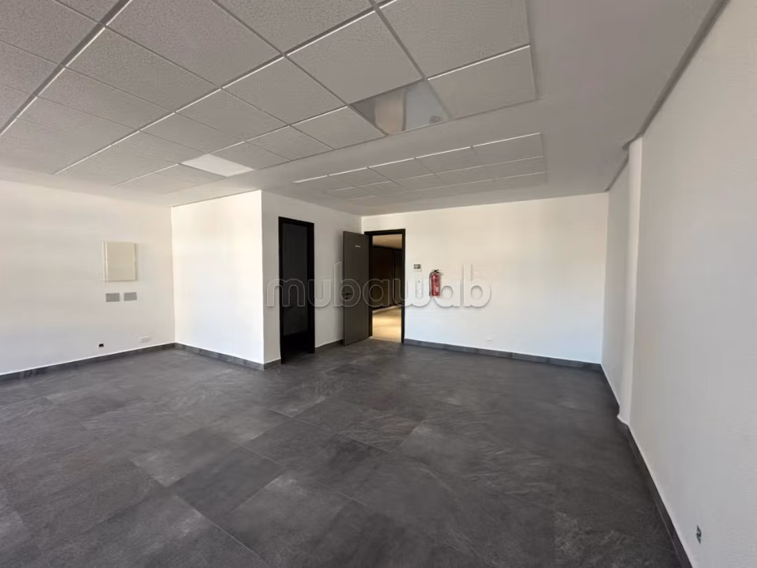 Office 72 m² for rent in Casablanca — Photo 4