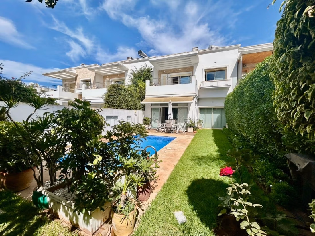 Villa 300 m² for rent in Casablanca (Ville Verte) — Photo 2
