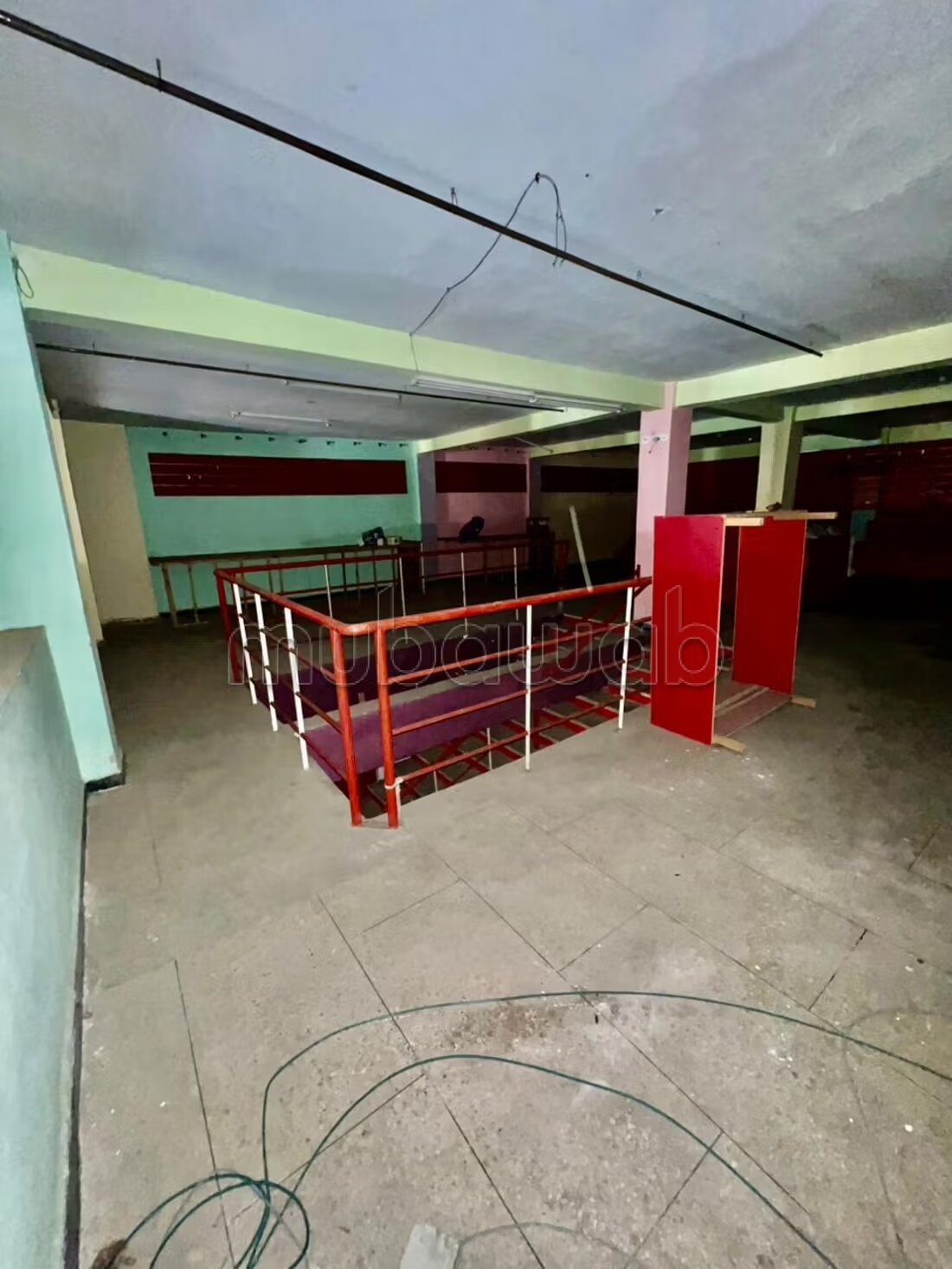 Un espace commercial spacieux a vendre
