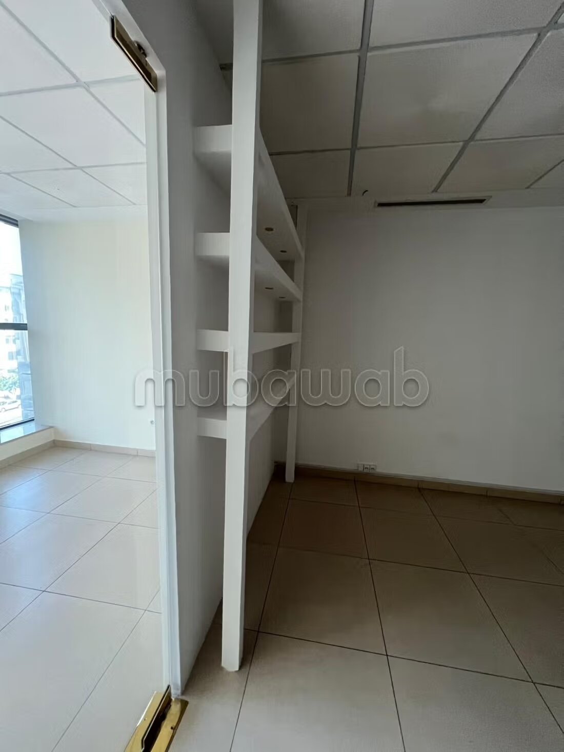 Office 52 m² for rent in Tangier — Photo 4