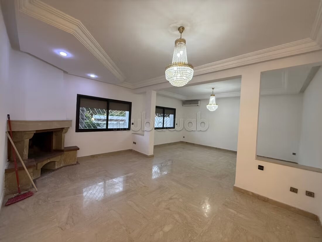 Villa 320 m² for rent in الرباط — Photo 2