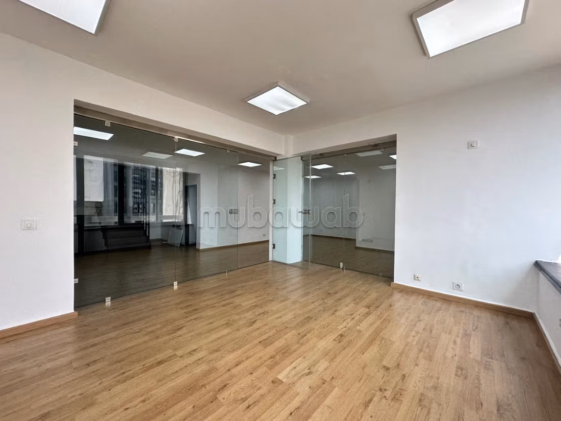 Bureau 256 m² à louer à Casablanca — Photo 6