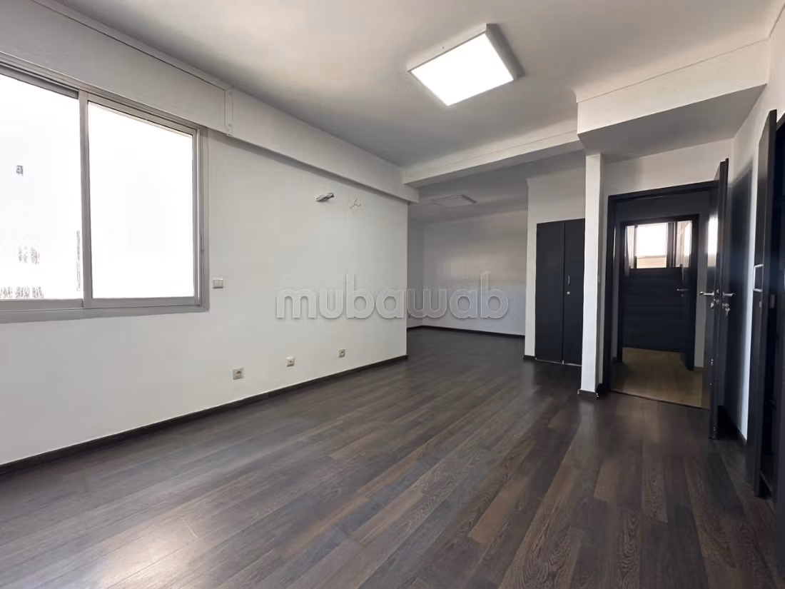 Bureau 256 m² à louer à Casablanca — Photo 12