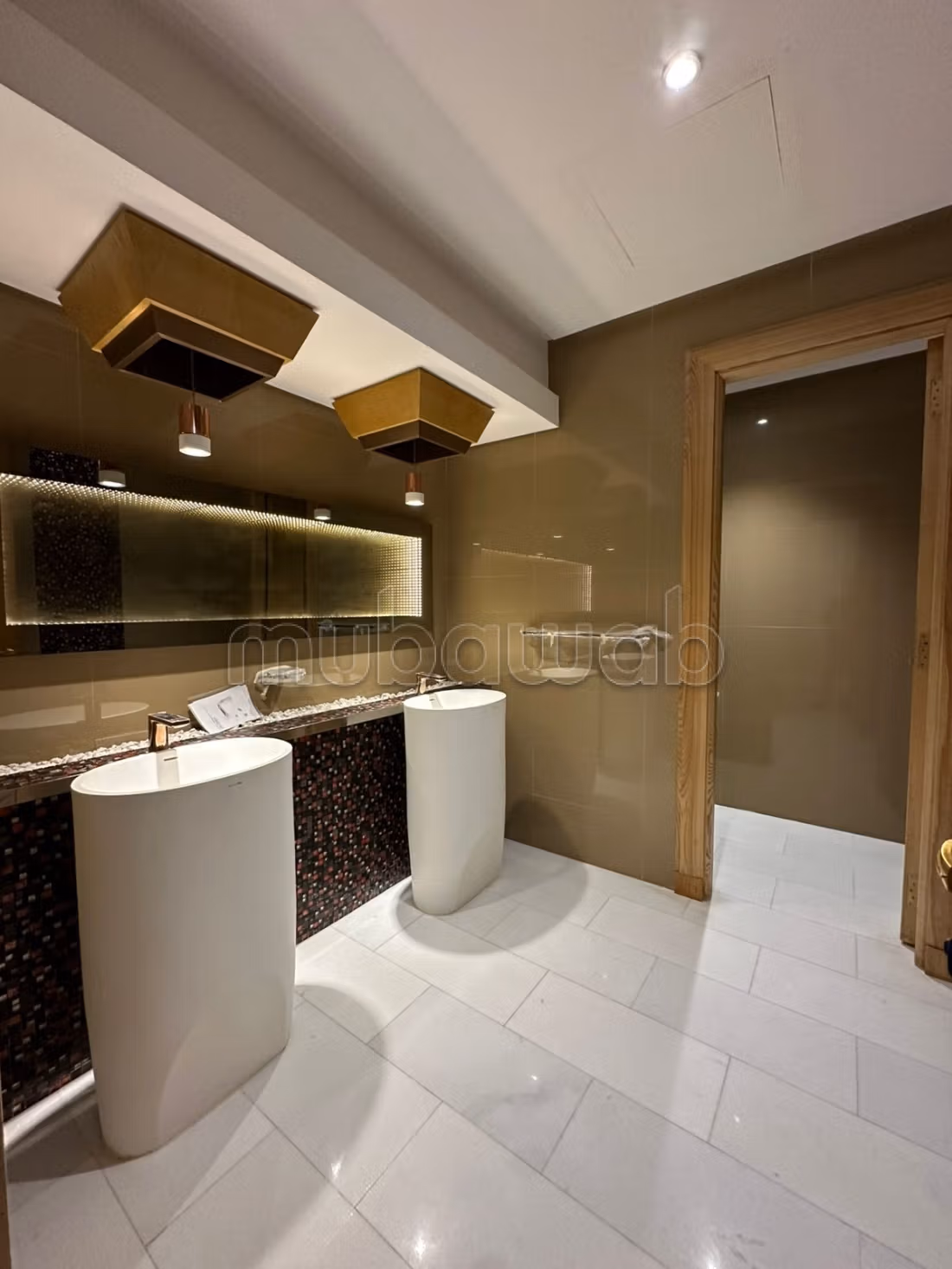 Apartment 200 m² for rent in Rabat (Hay Ryad) — Photo 7