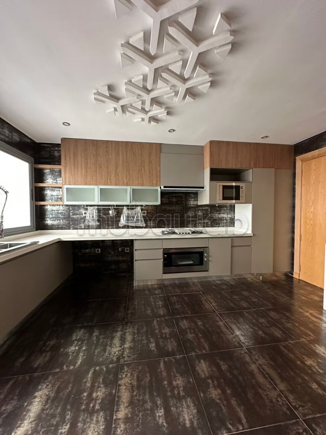 Apartment 200 m² for rent in Rabat (Hay Ryad) — Photo 4