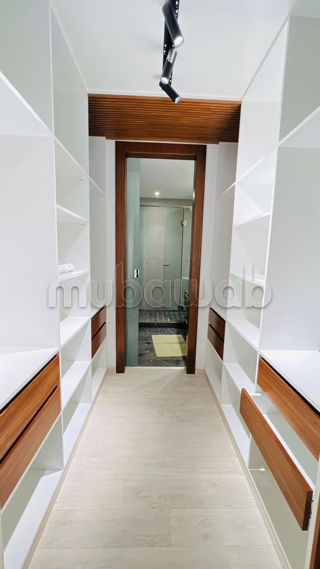 شقة 220 م² للإيجار في الرباط — Photo 24