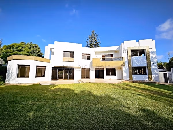 Villa 500 m² for rent in Rabat (Hay Ryad) — Photo 13