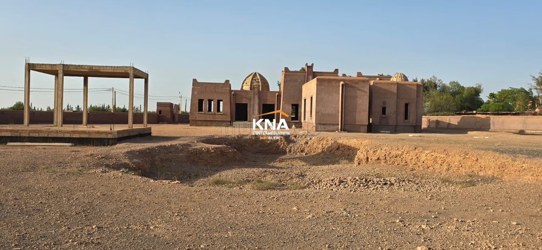 فيلا شبه مكتملة 830 م² للبيع في مراكش — Photo 3