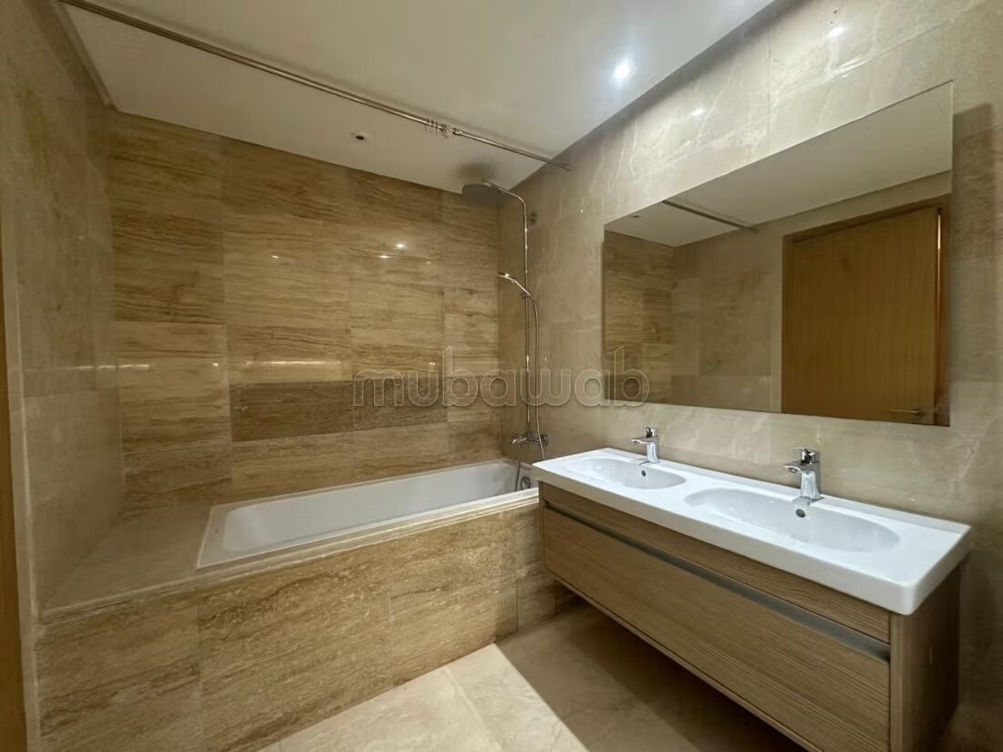 3-bedroom apartment 200 m² for rent in Rabat (Souissi) — Photo 5