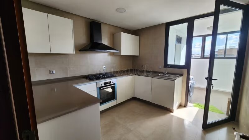 3-bedroom apartment 200 m² for rent in Rabat (Souissi) — Photo 13