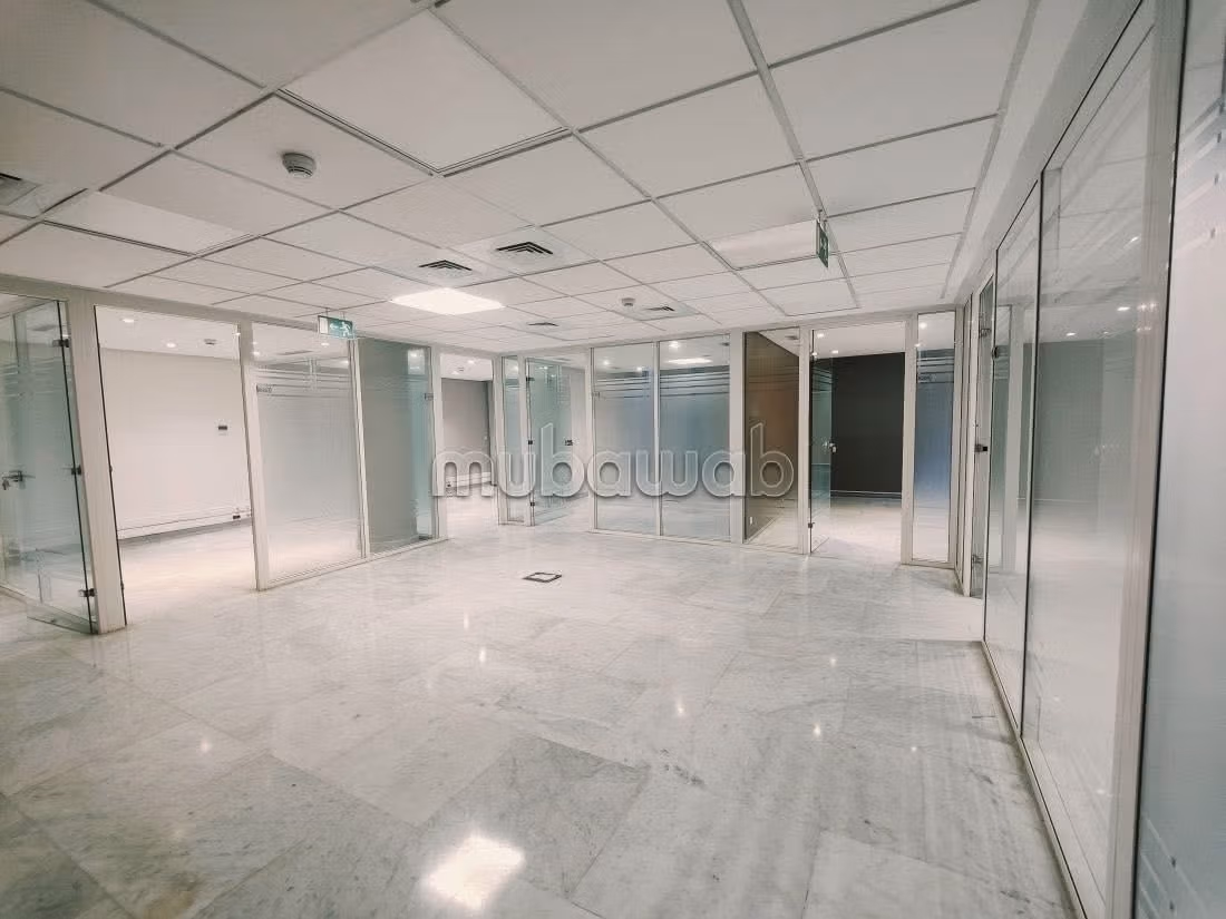 Office 950 m² for rent in Casablanca (Gauthier district) — Photo 11