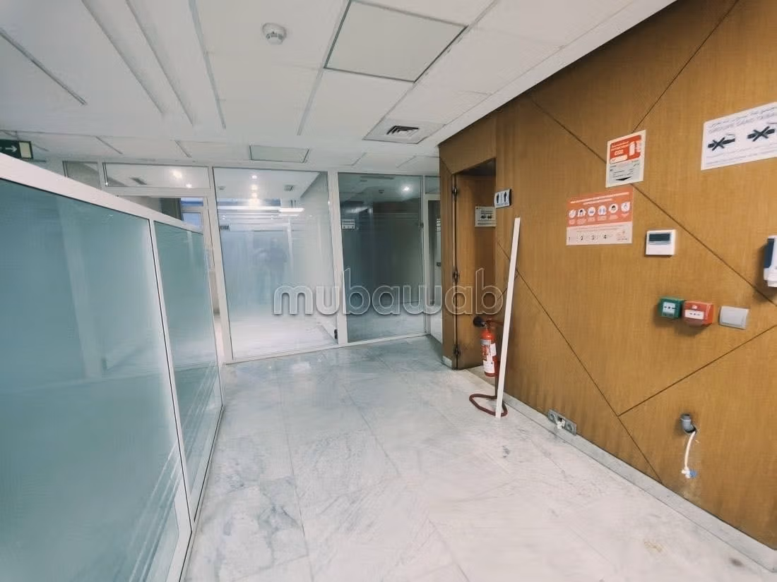 Office 950 m² for rent in Casablanca (Gauthier district) — Photo 17