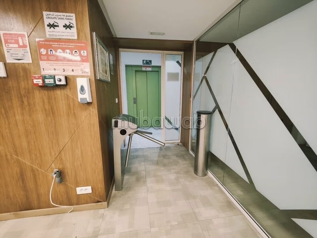 Office 950 m² for rent in Casablanca (Gauthier district) — Photo 20