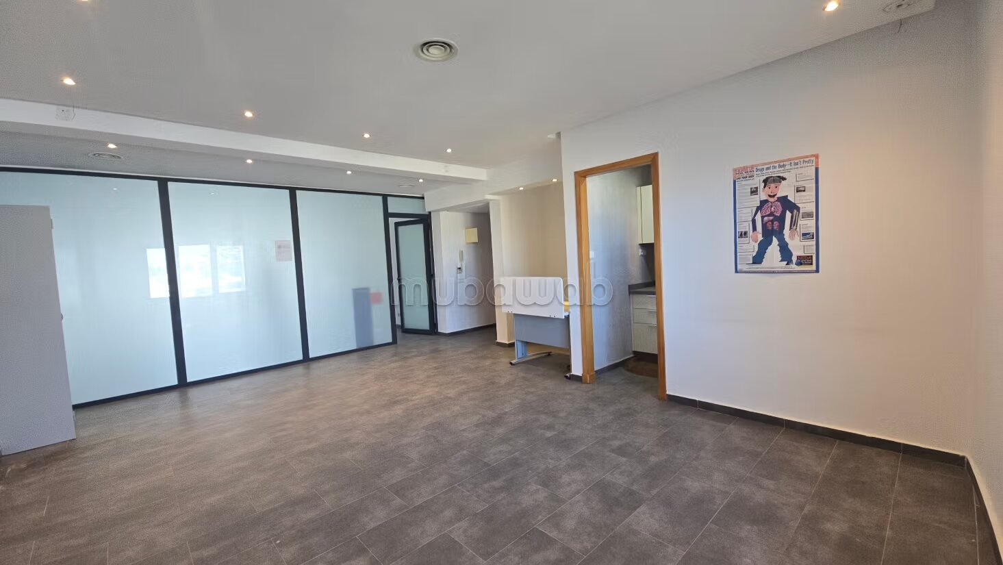 Office 84 m² for rent in Casablanca — Photo 3