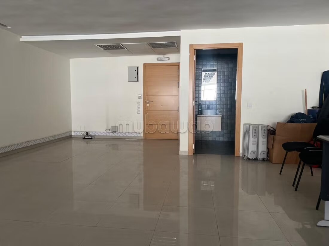 100 m² Office for Sale in City Centre, Casablanca — Photo 3