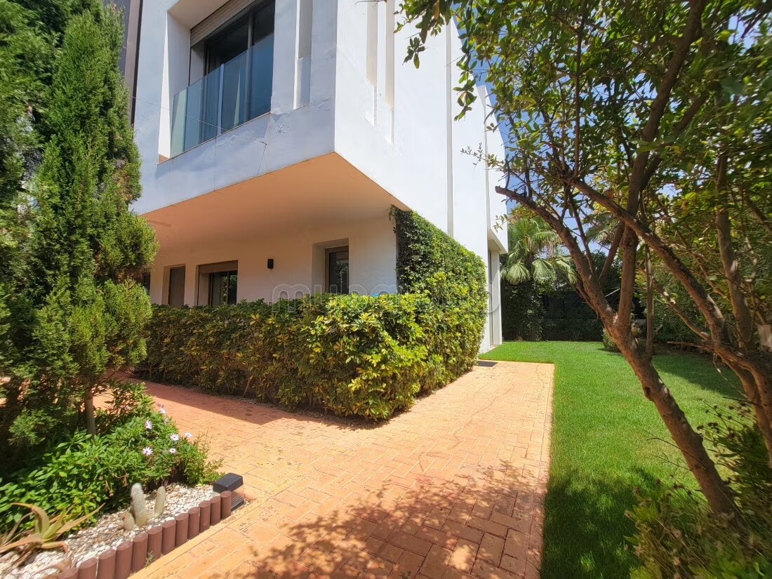 Villa 350 m² à louer à Casablanca (Dar Bouazza) — Photo 9